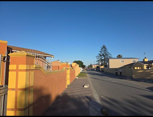 3 BEDROOM HOUSE FOR SALE IN LANGA